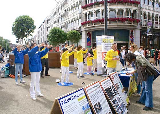 爱尔兰民众支持法轮功反迫害