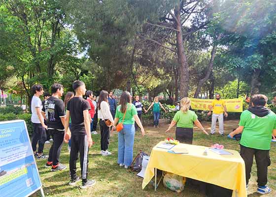 土耳其民众学大法　感到心灵得到净化